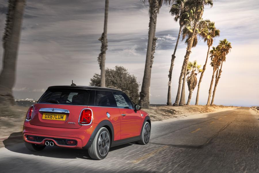  Mini Cooper S (F56) 2018 года  (WW) (фото 26 из 196)